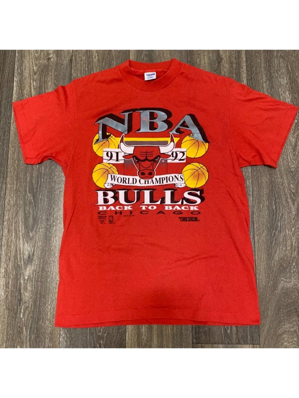 Vintage Trench Chicago Bulls Back to Back World Champions 91 92 Shirt Mens L Red